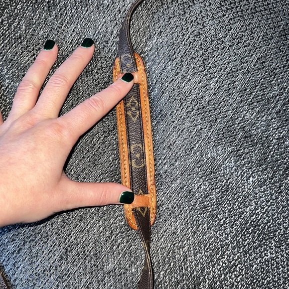 Louis Vuitton MONOGRAM CANVAS POCHETTE MARLY BANDOULIERE - Picture 8 of 9